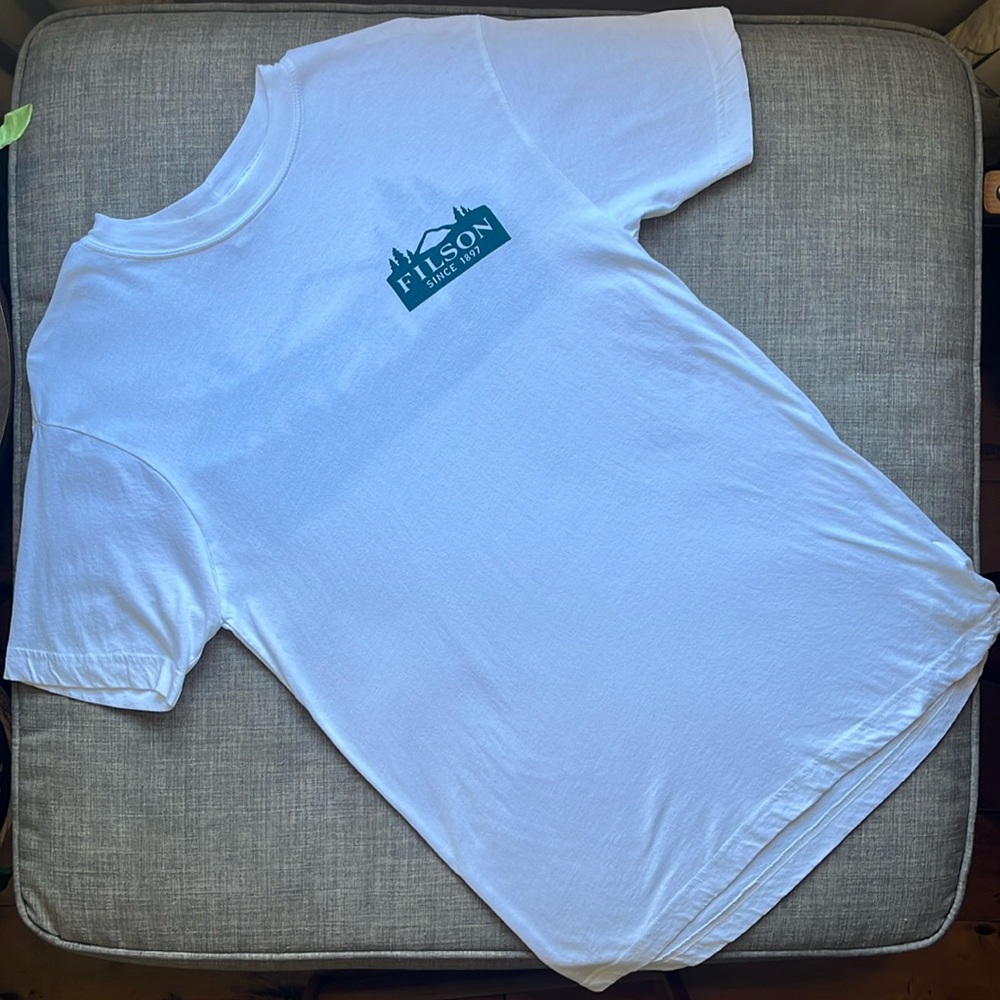 Filson White Logo T-Shirt Men's Size XS Mountains Outdoors